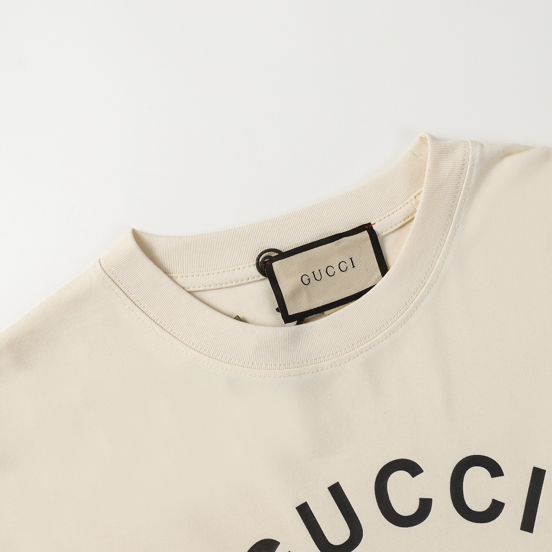 GUCCI 프린트 쇼트 슬리브