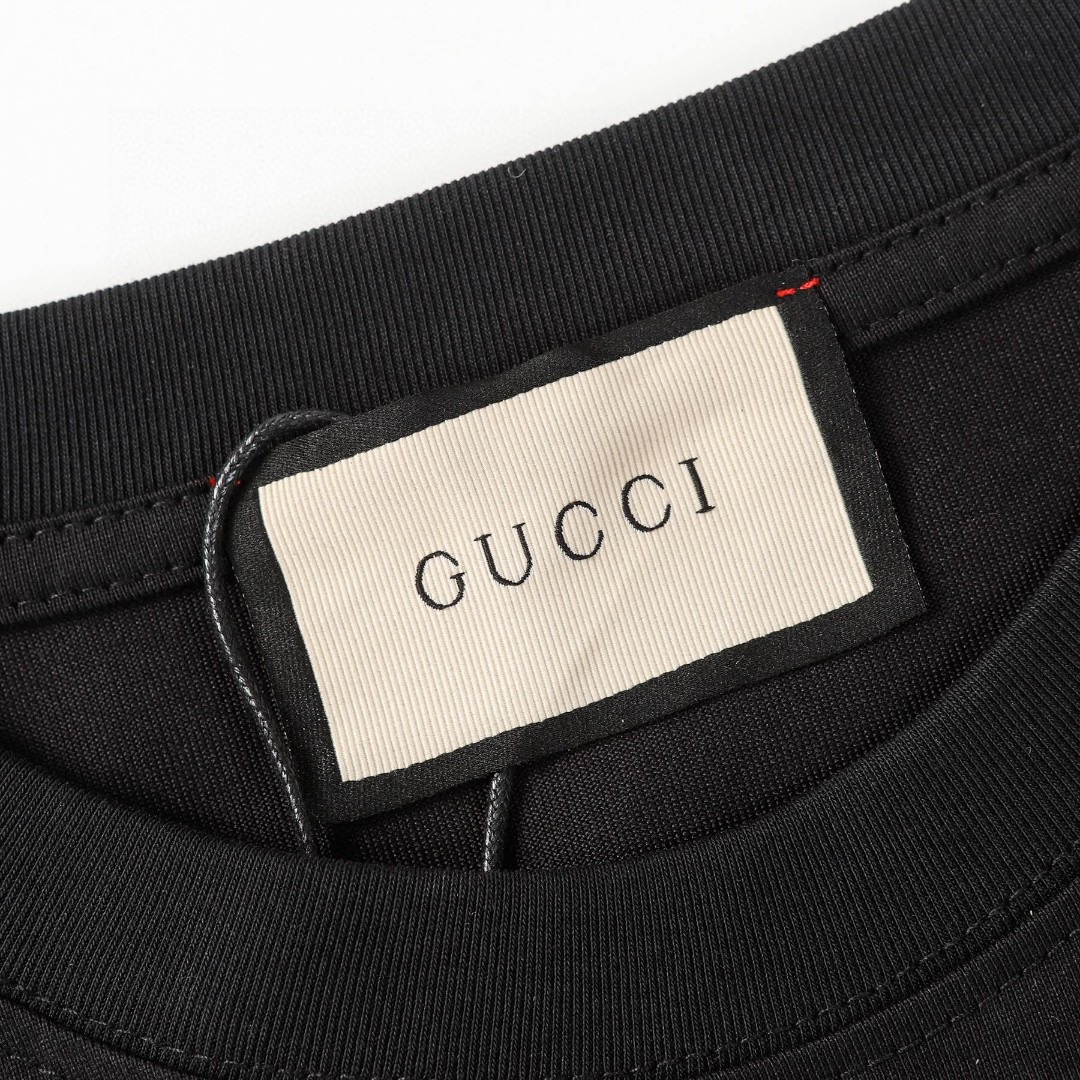 GUCCI 구찌 프린트 쇼트 슬리브