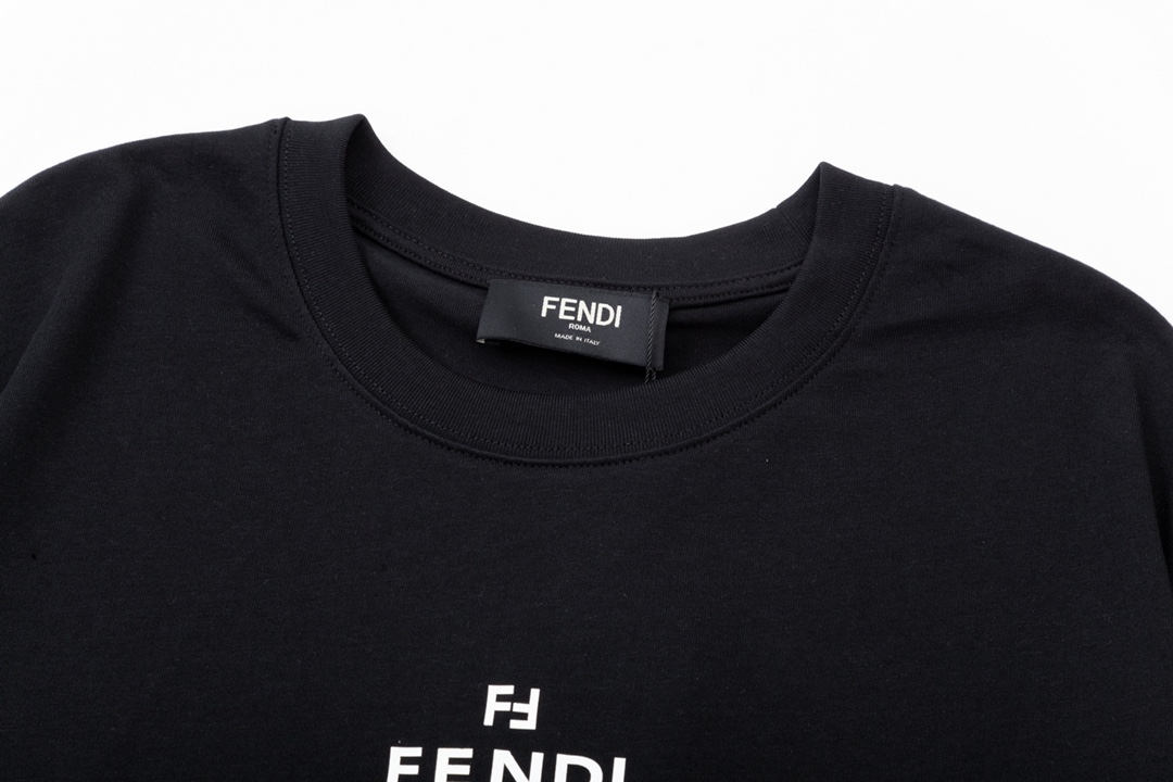FENDI 가슴 펜디 모노그램 프린트 반소매