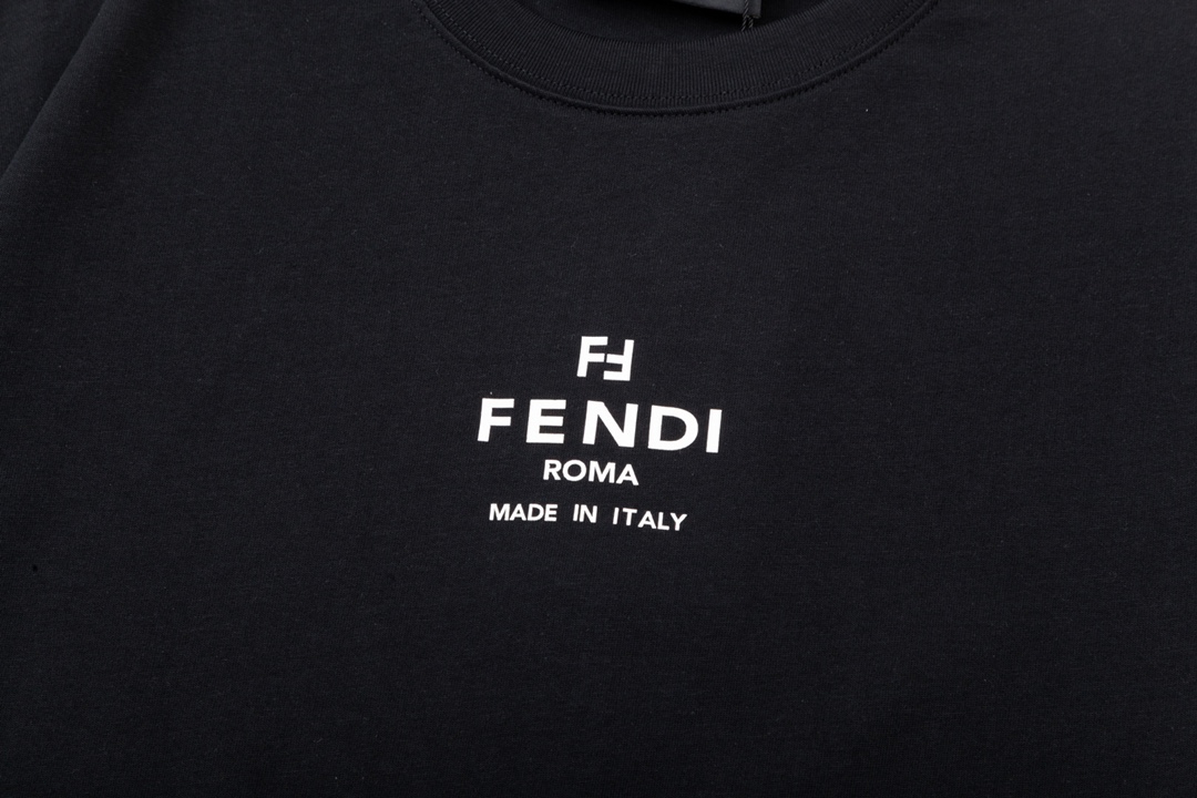 FENDI 가슴 펜디 모노그램 프린트 반소매