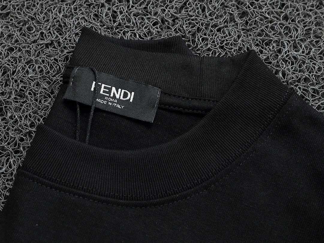 FENDI 펜디 프린트 쇼트 슬리브