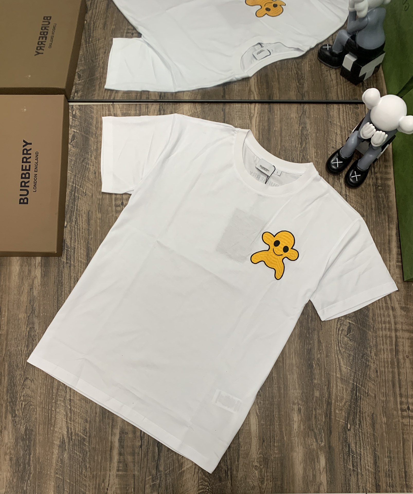22SS 자수 배지 화이트 쇼트 슬리브