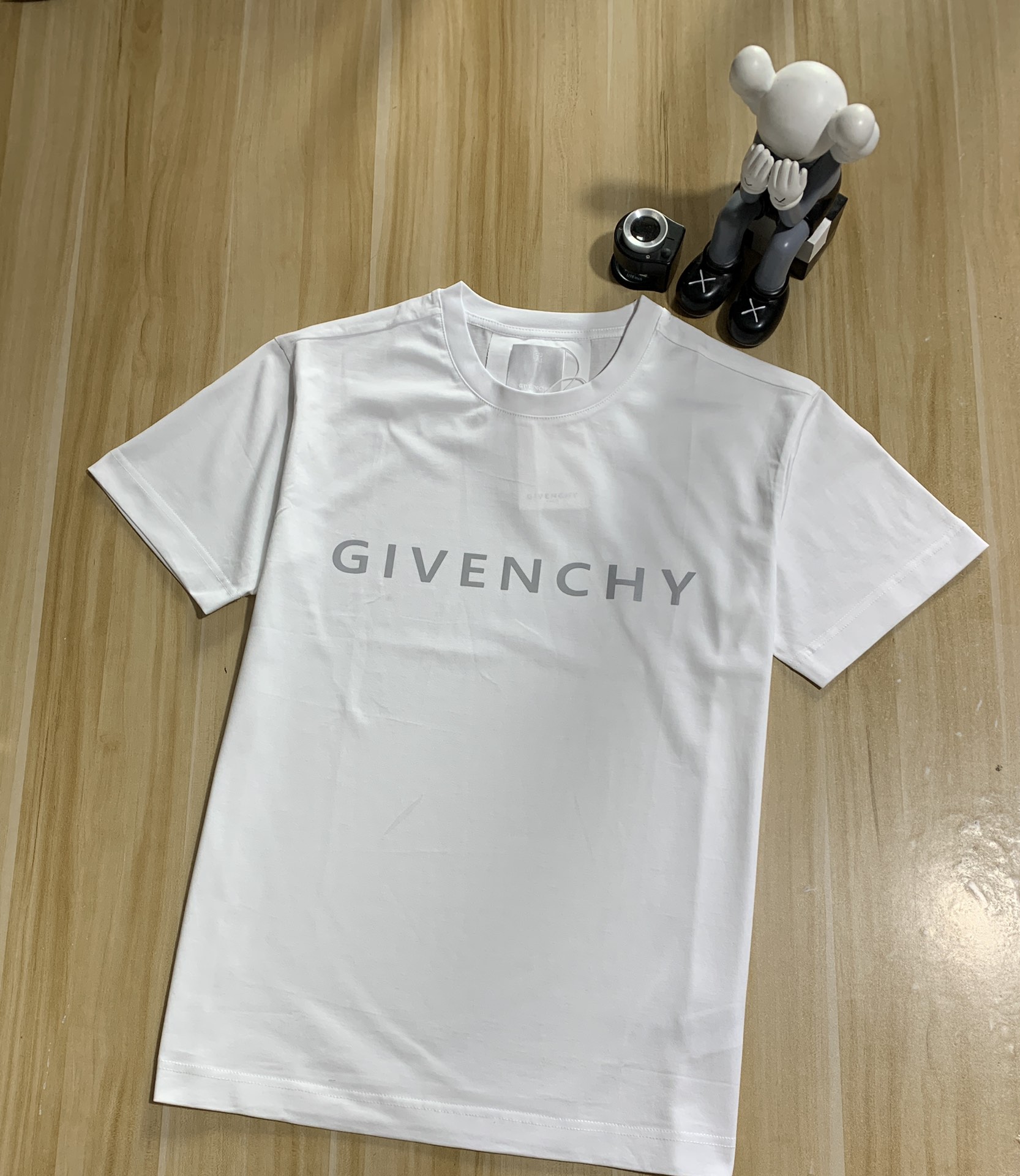 GVC 23SS 쇼트 슬리브 리플렉티브 레터