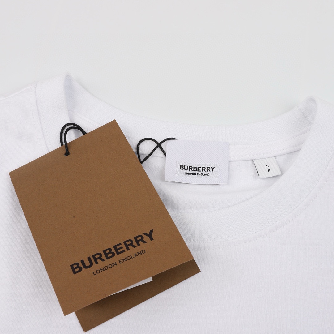 BURBERRY 버버리 프린트 백 패널 쇼트 슬리브