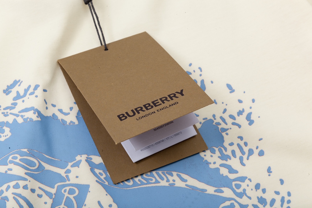 BURBERRY 버버리 워 호스 레터 프린트 쇼트 슬리브