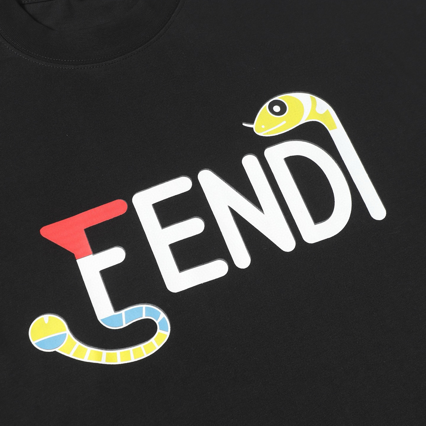 FENDI 펜디 프린트 쇼트 슬리브
