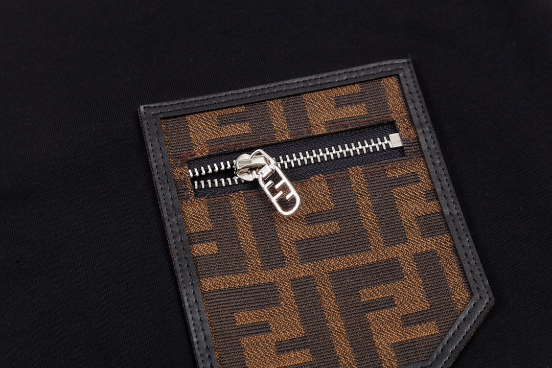 FENDI 펜디 쇼트 슬리브
