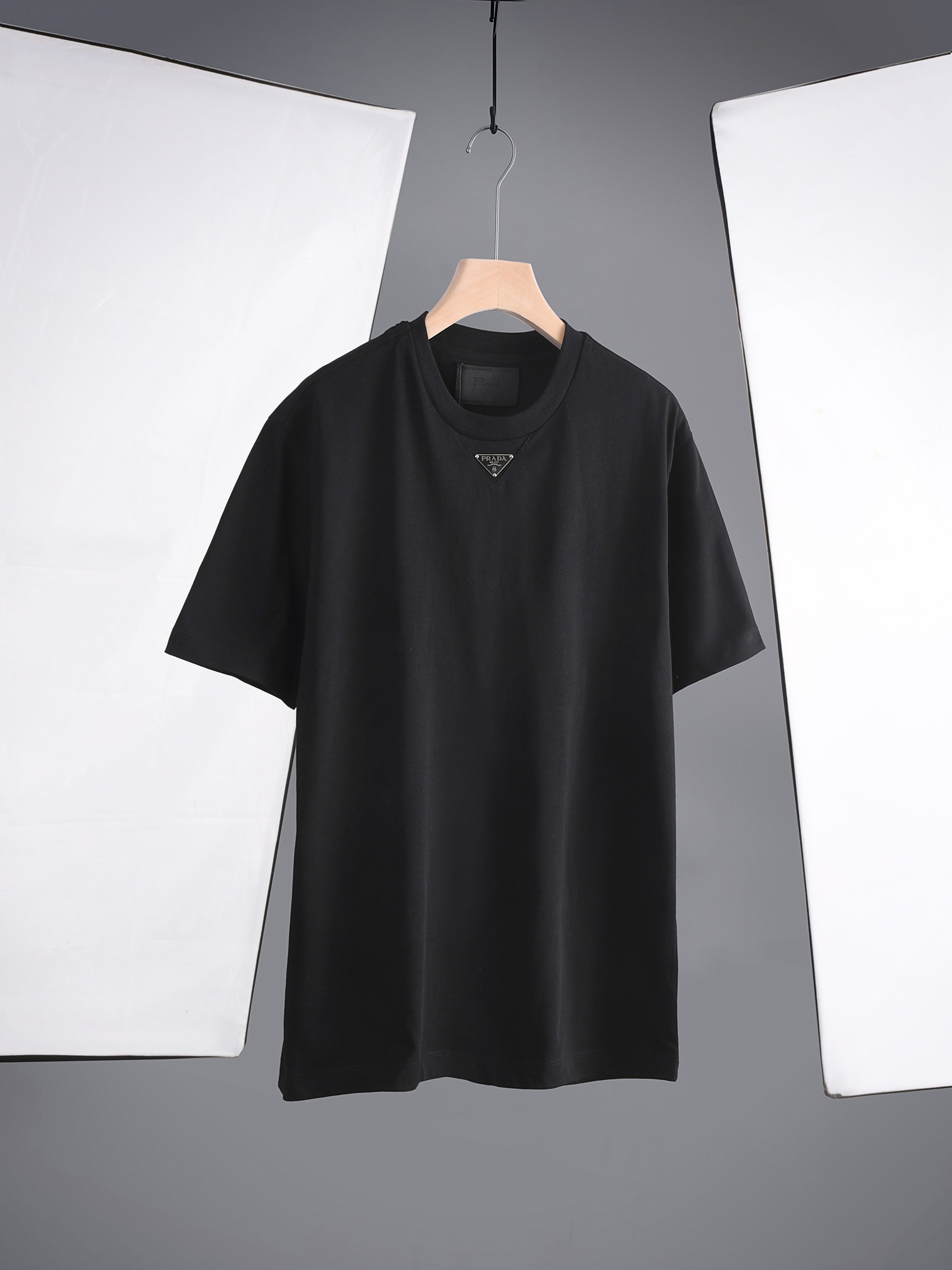 PRADA 쇼트 슬리브