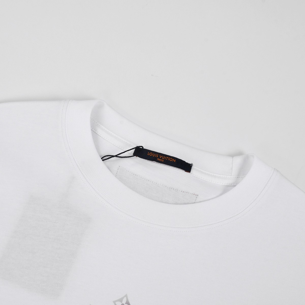 루이비통 24SS 쇼트 슬리브