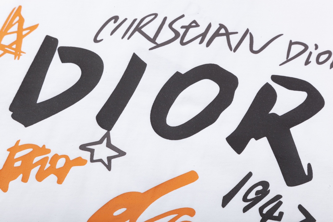 DIOR 디올 그래피티 폼 프린트 쇼트 슬리브