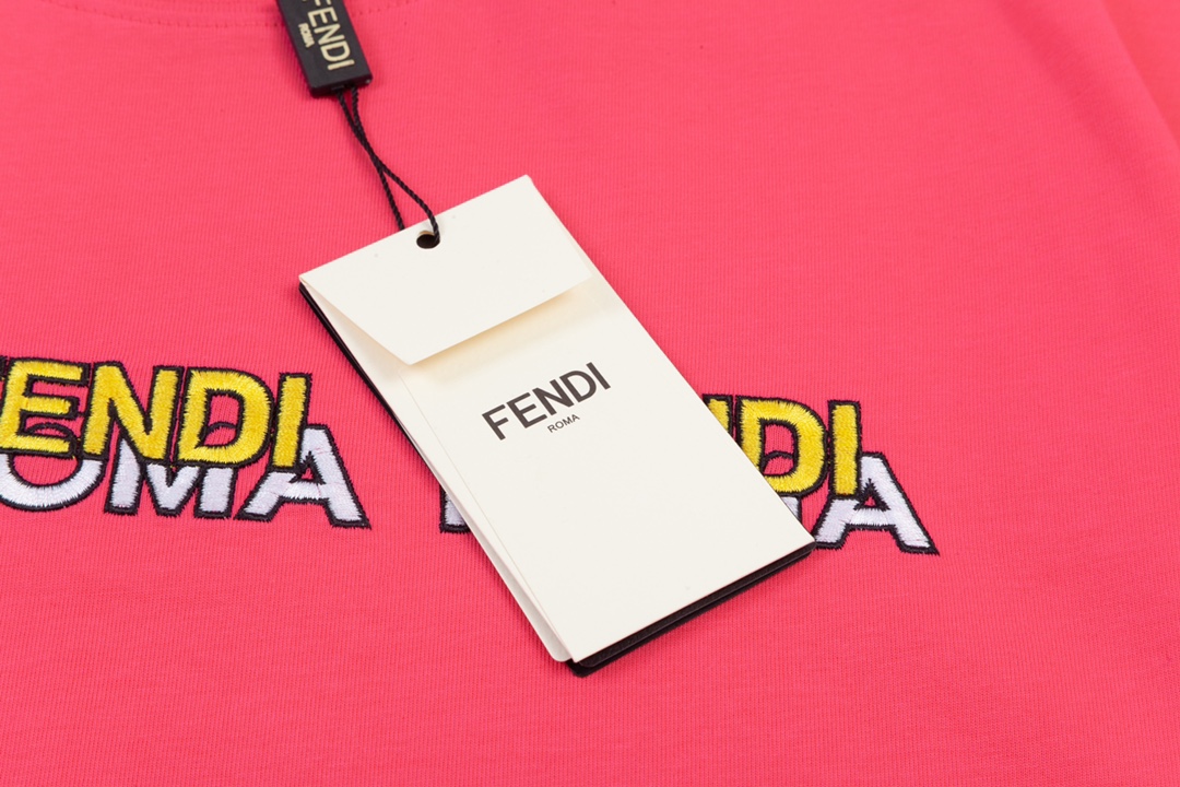 FENDI 펜디 쇼트 슬리브