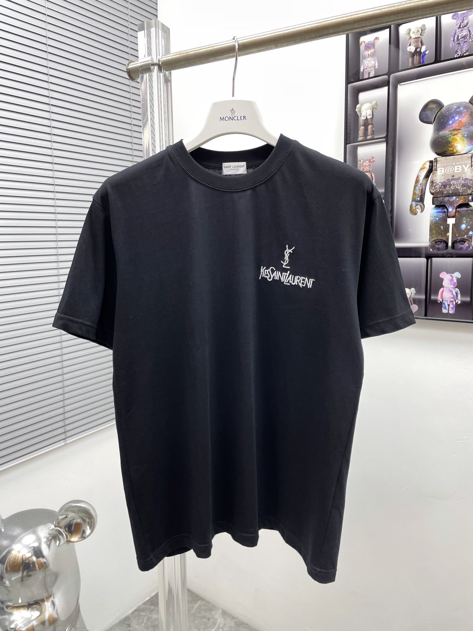 YSL 생 로랑 쇼트 슬리브