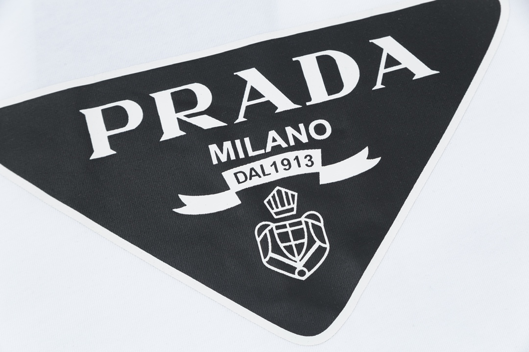 PRADA 프라다 트라이앵글 프린트 쇼트 슬리브