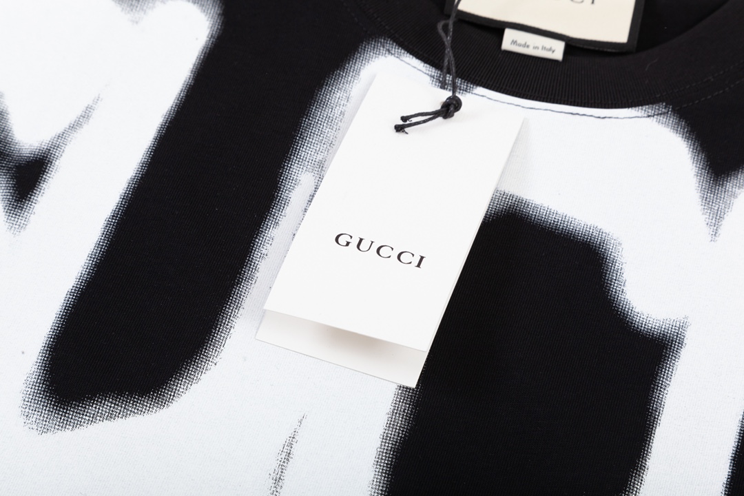 GUCCI 프린트 쇼트 슬리브