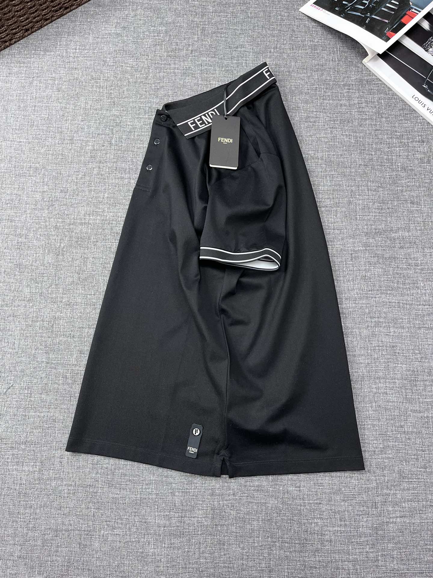 FENDI 펜디 펜디 쇼트 슬리브