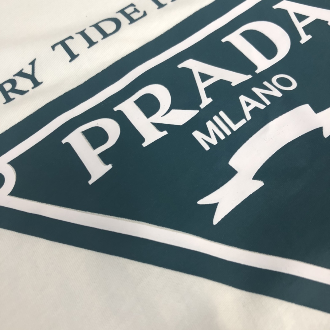 PRADA 쇼트 슬리브