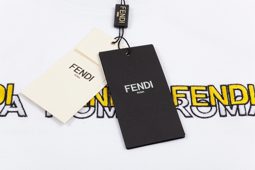 FENDI 펜디 쇼트 슬리브