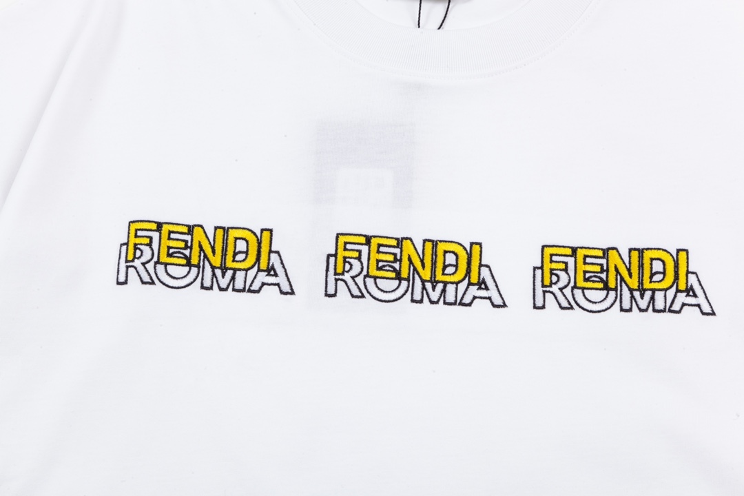 FENDI 펜디 쇼트 슬리브