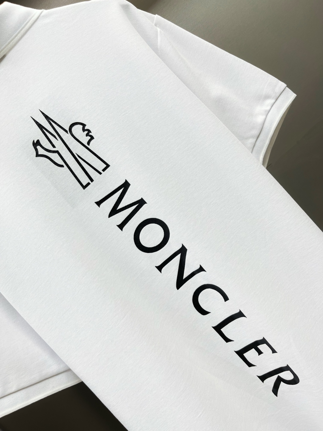 몽클레르백프린팅신상폴로셔츠