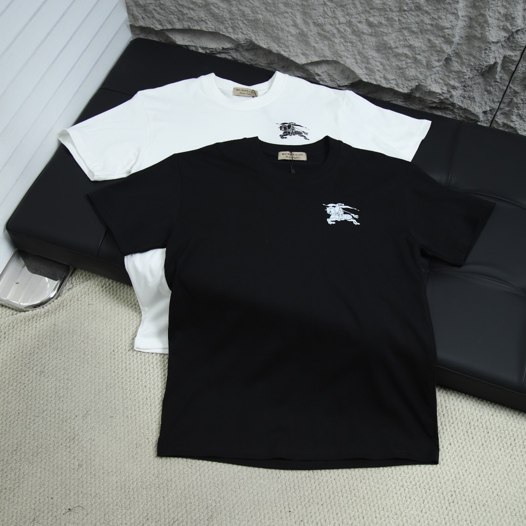 2025ss 봄 신상품 BURBERRY / 버버리 백 라운드넥 반팔 티셔츠 모델 번호: BU0020