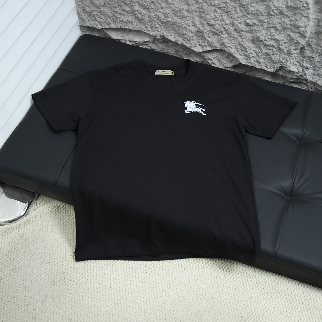 2025ss 봄 신상품 BURBERRY / 버버리 백 라운드넥 반팔 티셔츠 모델 번호: BU0020
