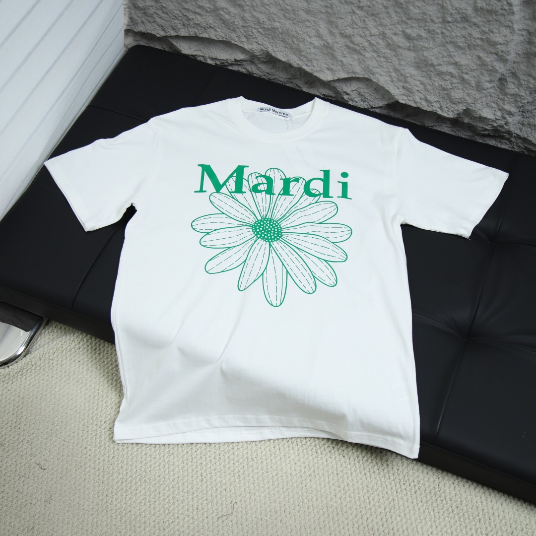 2025ss 봄 신상 MARDI 라운드넥 반팔 티셔츠 모델 번호: MA002