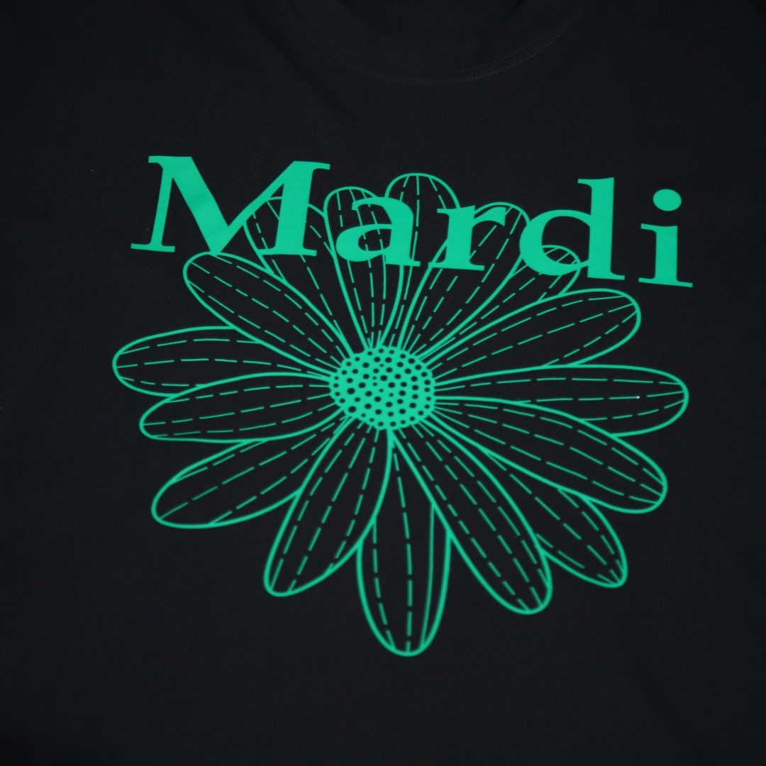 2025ss 봄 신상 MARDI 라운드넥 반팔 티셔츠 모델 번호: MA002