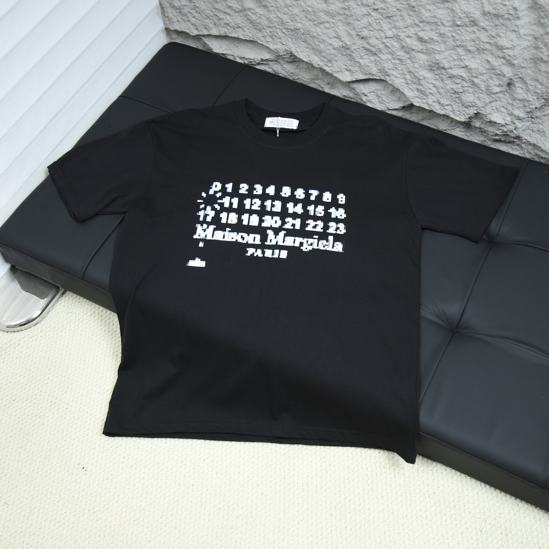 2025ss 봄 신상 메종 마르지엘라 MM6 마제스틱 라운드넥 반팔 티셔츠 모델넘버: MM007
