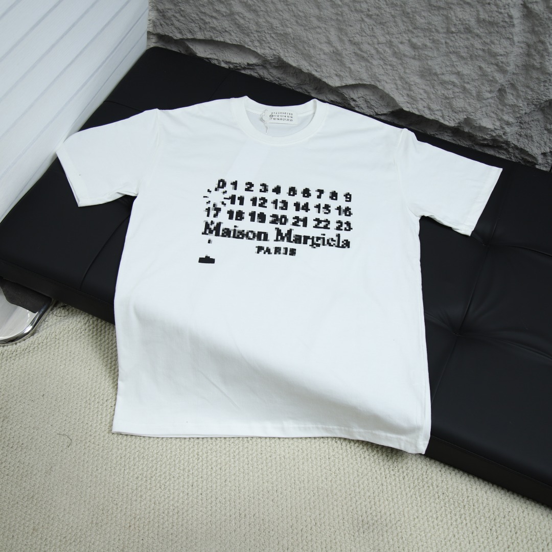 2025ss 봄 신상 메종 마르지엘라 MM6 마제스틱 라운드넥 반팔 티셔츠 모델넘버: MM007