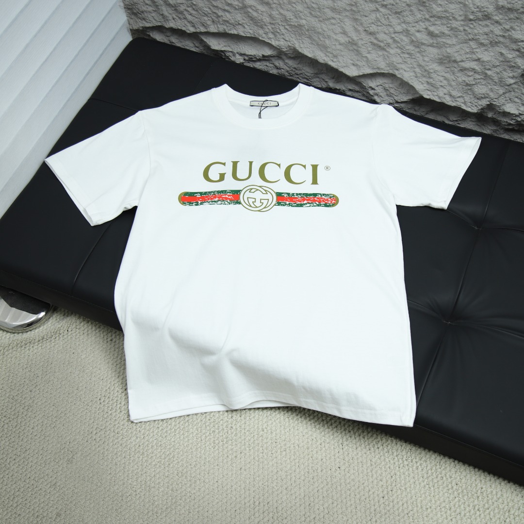 2025s스프링 신상 GUCCI/구찌 라운드넥 반팔 티셔츠 모델 번호: GUC052
