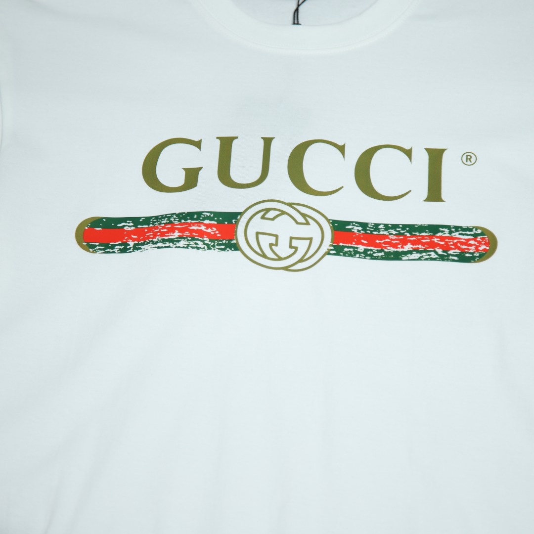 2025s스프링 신상 GUCCI/구찌 라운드넥 반팔 티셔츠 모델 번호: GUC052
