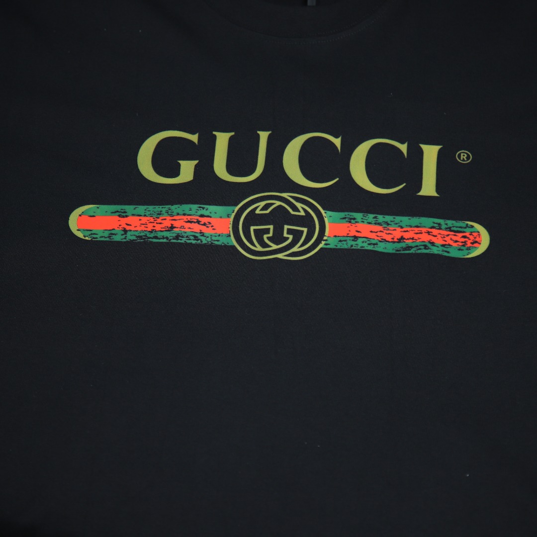 2025s스프링 신상 GUCCI/구찌 라운드넥 반팔 티셔츠 모델 번호: GUC052