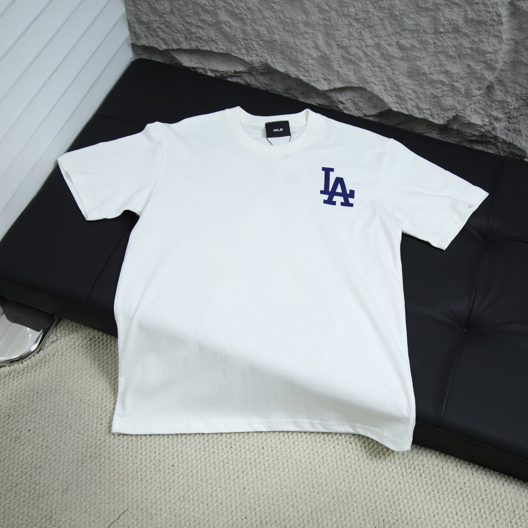 2025ss 봄 신상 MLB 뉴욕 양키스 헌드레드 라운드넥 반팔 티셔츠 모델 번호: MLB012