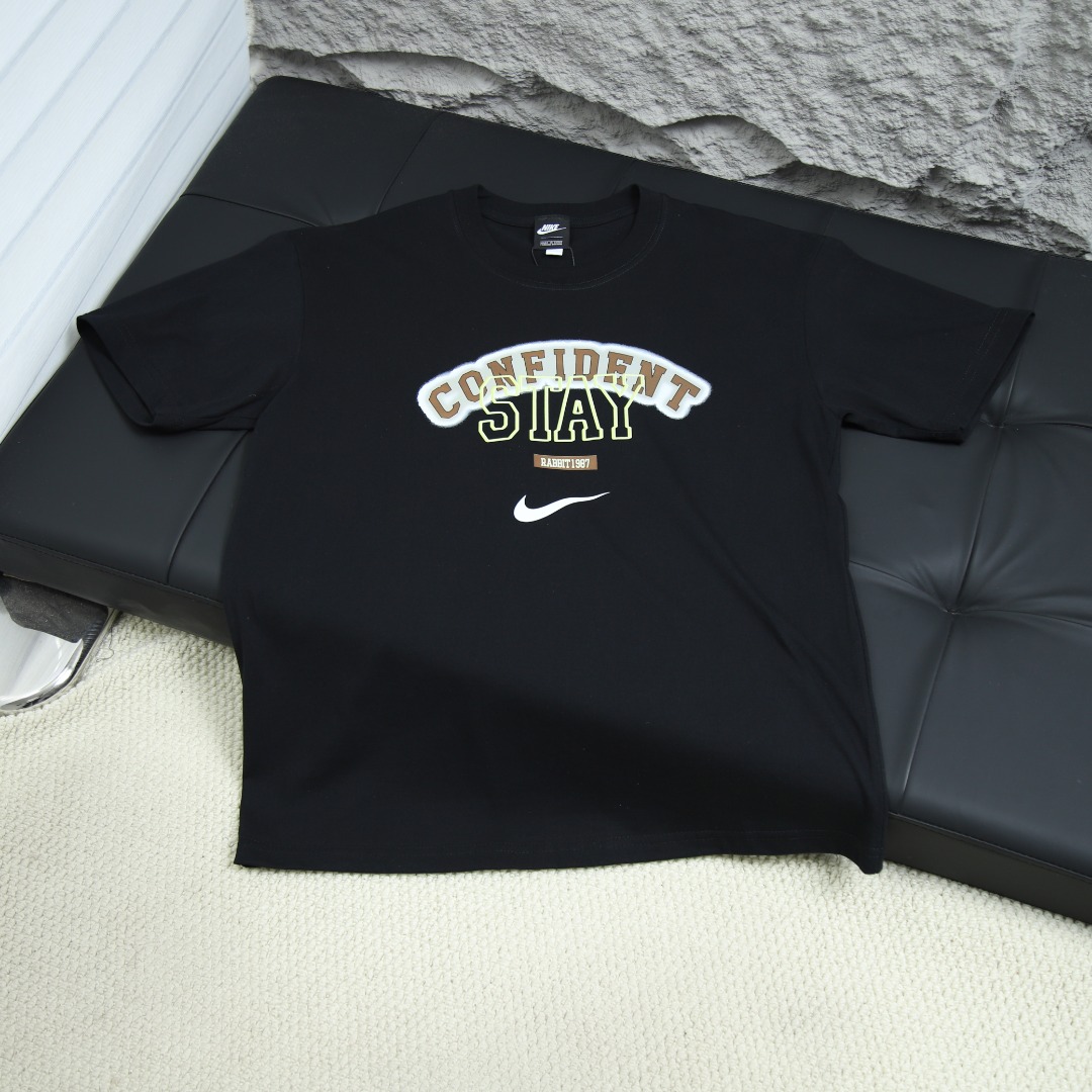 2025s스프링 신상 NIKE / 나이키 라운드넥 반팔 티셔츠 모델 번호: NI014