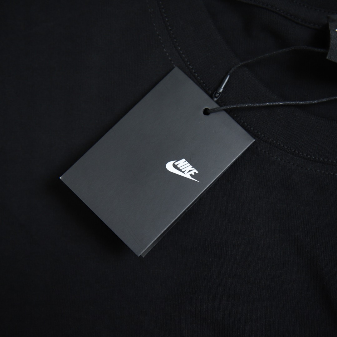 2025s스프링 신상 NIKE / 나이키 라운드넥 반팔 티셔츠 모델 번호: NI014