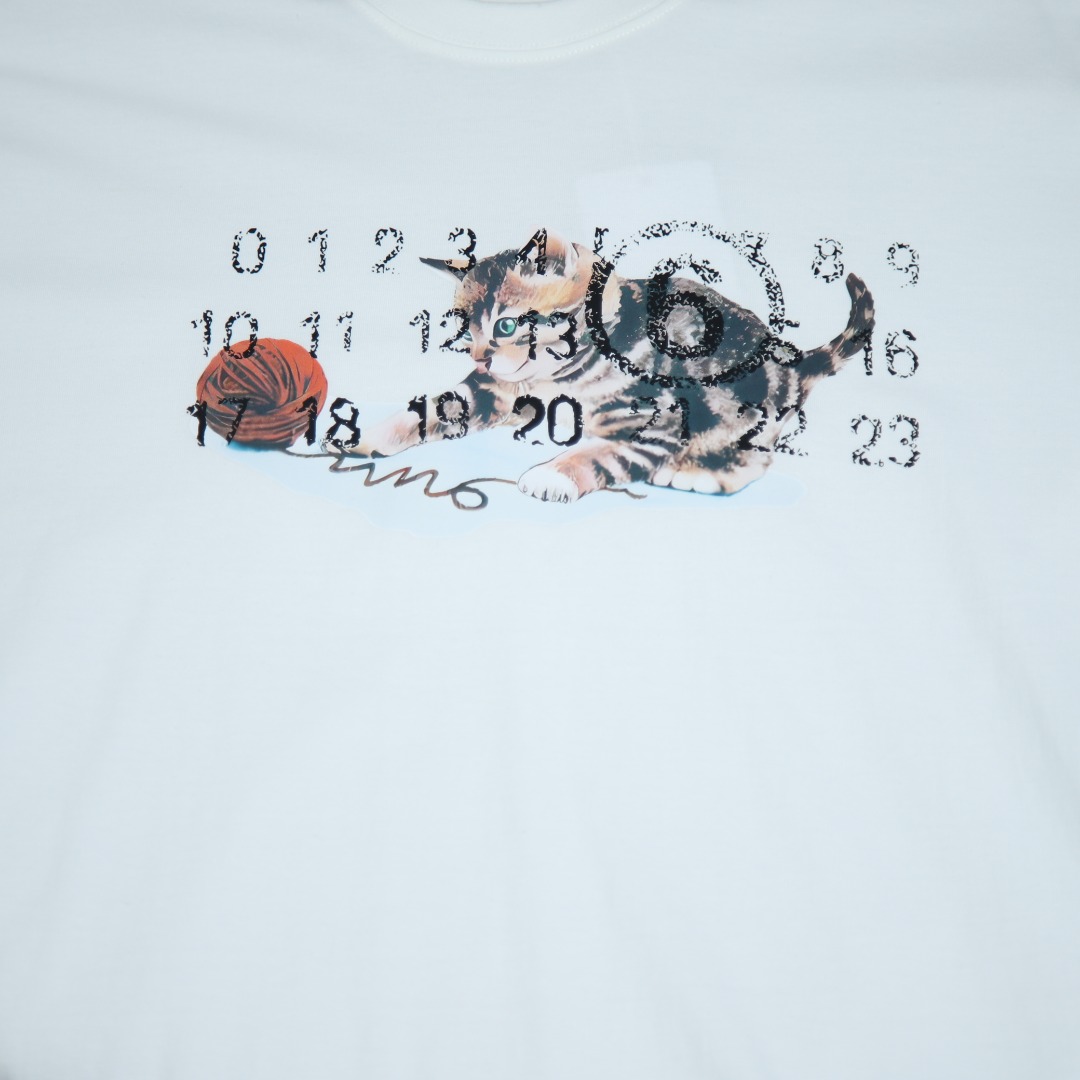2025ss 봄 신상 메종 마르지엘라 MM6 마제스틱 라운드넥 반팔 티셔츠 모델 번호: MM001