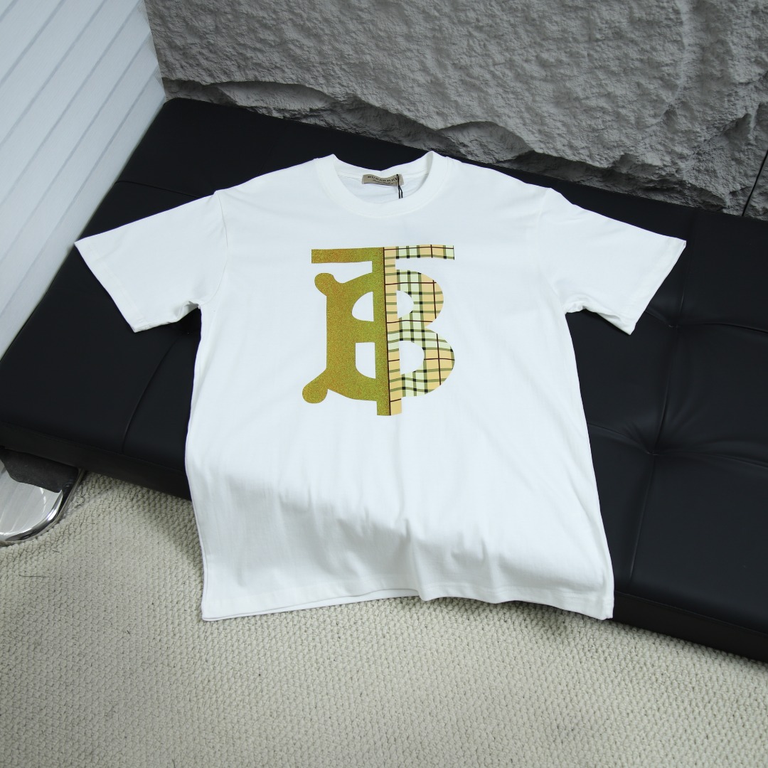 2025ss 봄 신상품 BURBERRY / 버버리 백 라운드넥 반팔 티셔츠 모델 번호: BU0001