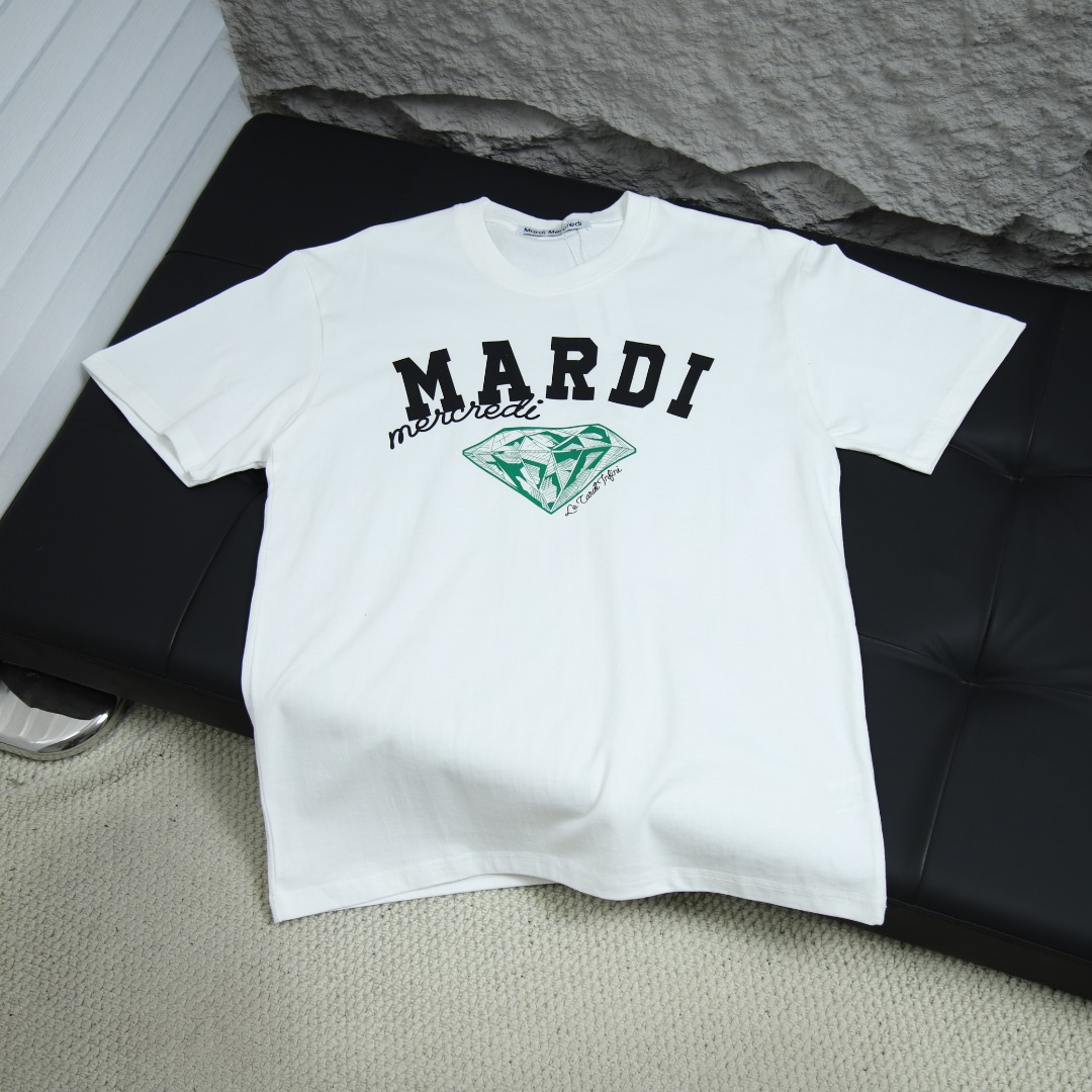 2025ss 봄 신상품 MARDI 다이아몬드 프린트 라운드넥 반팔 티셔츠 모델넘버:MA008