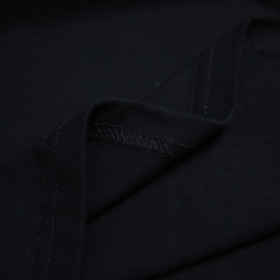 2025ss 봄 신상품 BALENCIGA / 파리지앵 패밀리 100 라운드넥 반팔 티셔츠 모델 번호: BA0033