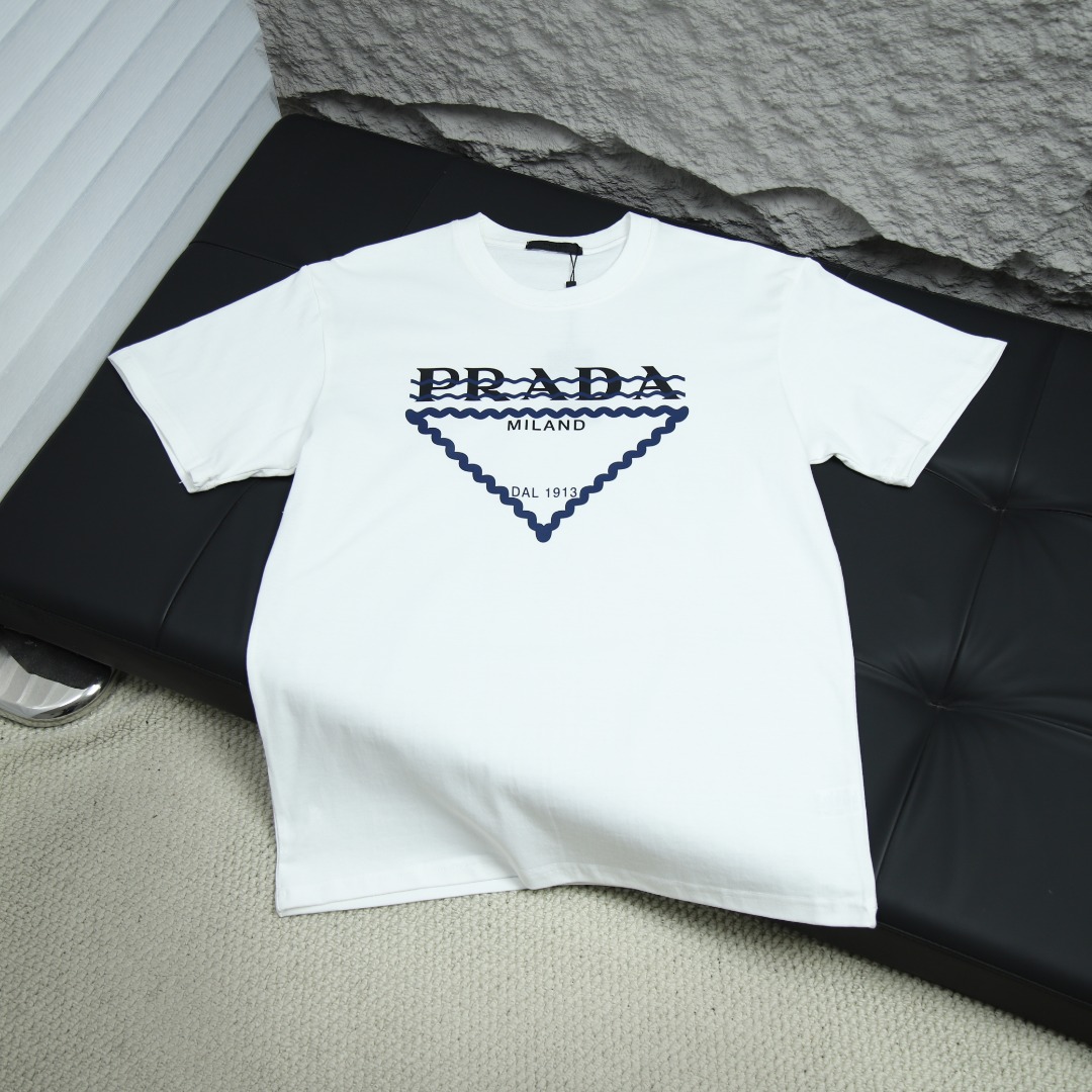 2025s스프링 뉴 프라다/PRADA 라운드넥 반팔 티셔츠 모델 번호: PRA009