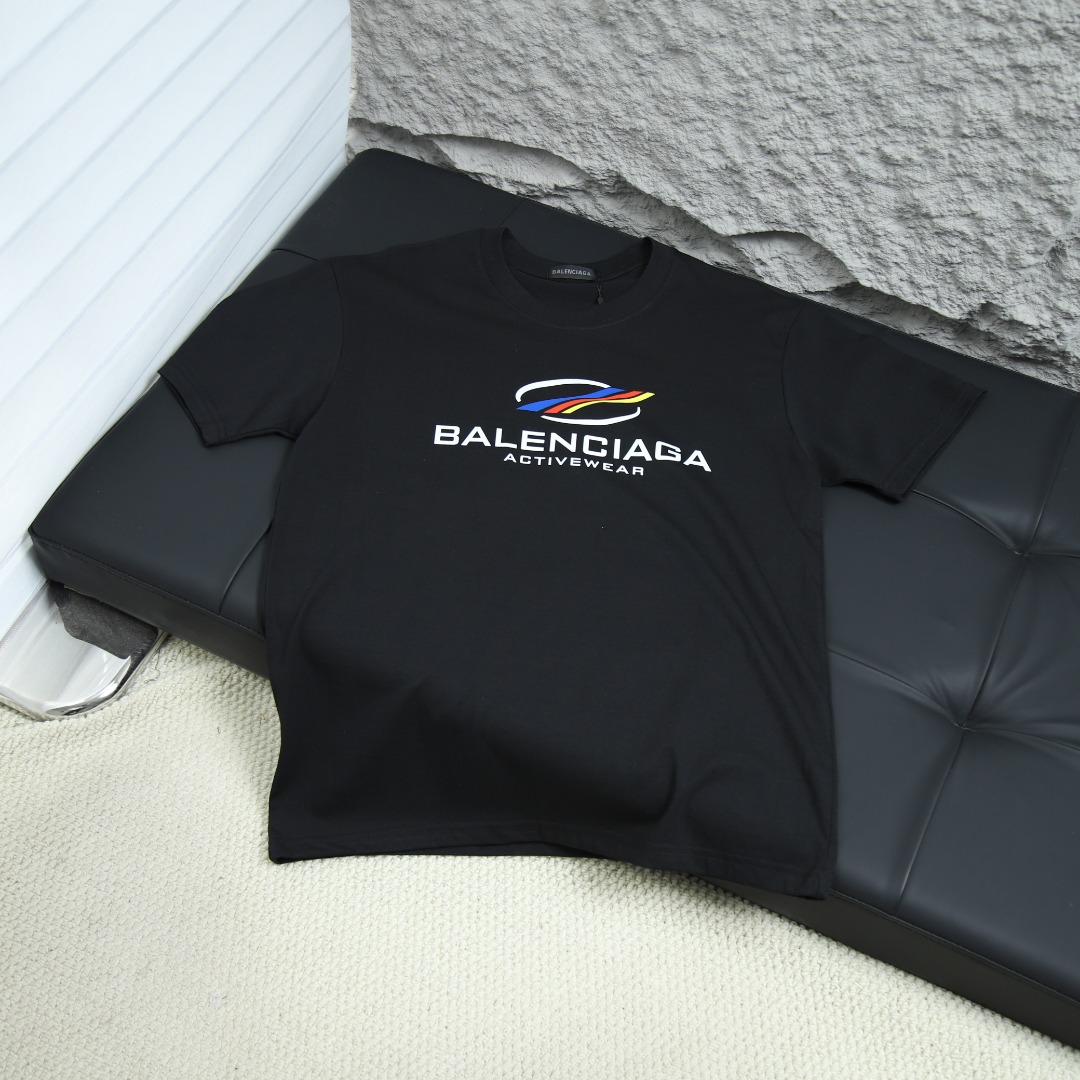 2025S/S 봄 신상품 발렌시아가 /파리지앵 패밀리 백 라운드넥 반팔 티셔츠 아이템 번호: BA0034