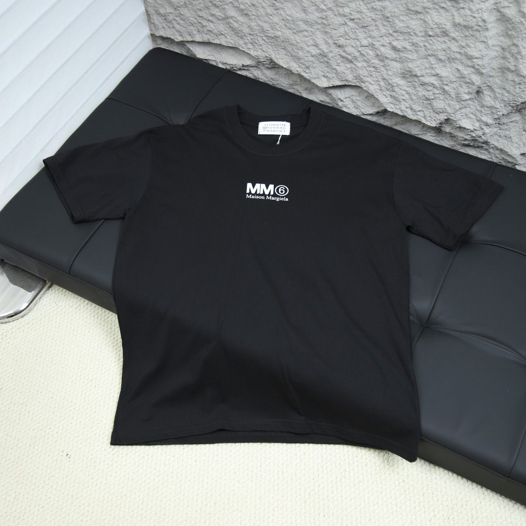 2025ss 봄 신상 MM6 메종 마르지엘라 라운드넥 반팔 티셔츠 모델넘버: MM0009