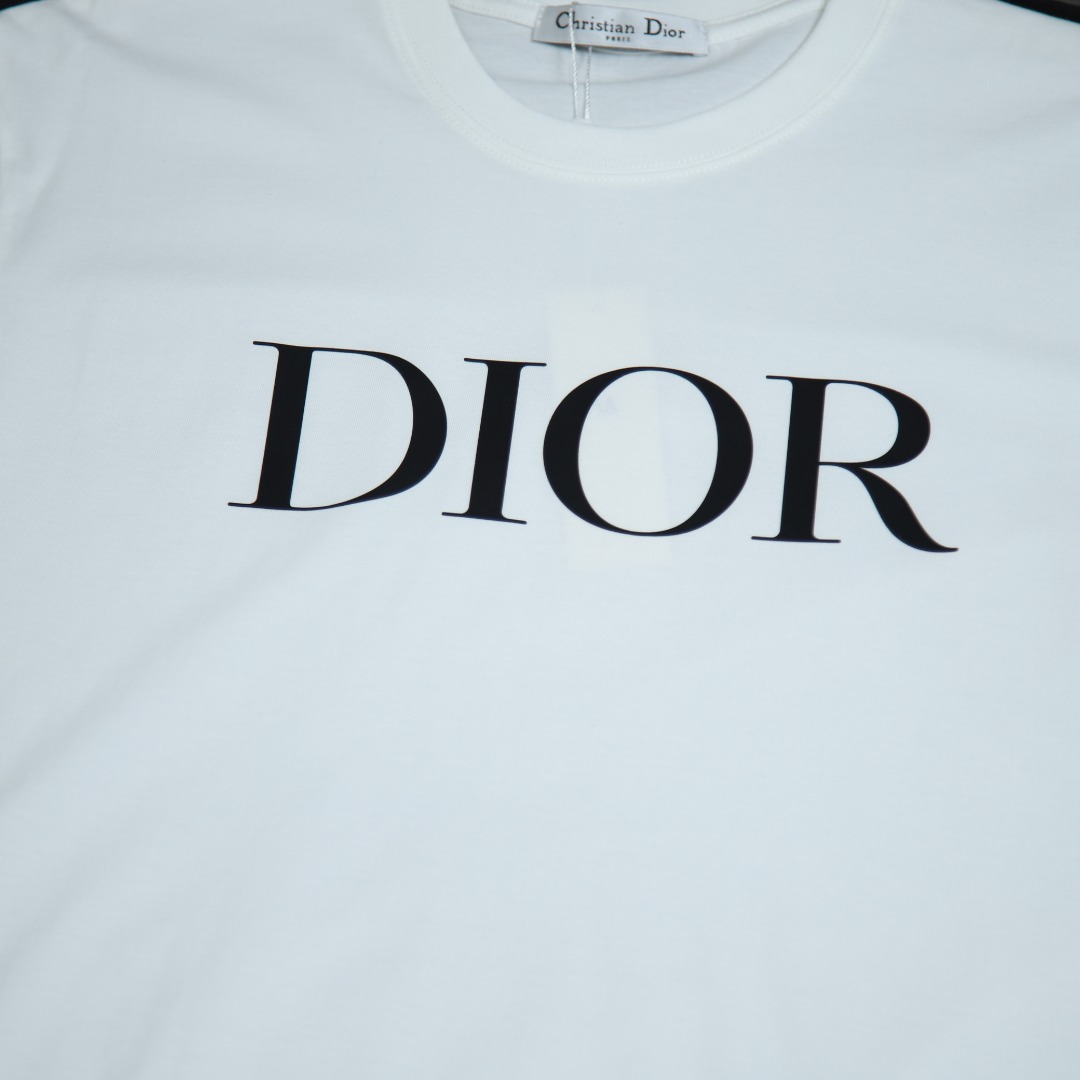 025ss 봄 신상 DIOR / 디올 라운드넥 반팔 티셔츠 모델넘버: DI024