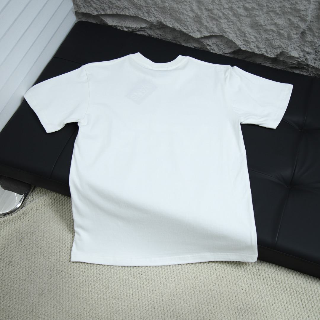 2025스프링 신상품 VANS / 반스 백 라운드넥 반팔 티셔츠 모델 번호: VA0017