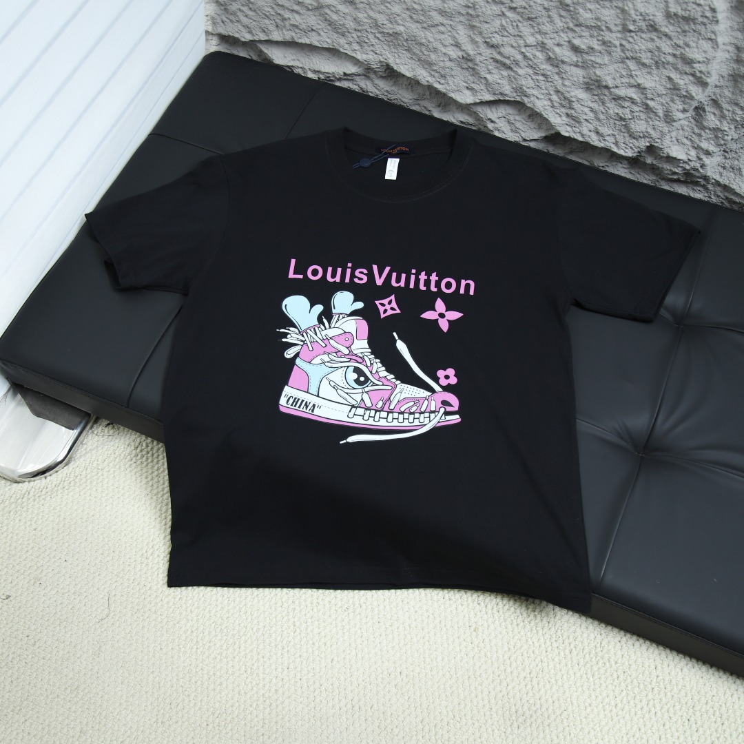 2025SS 봄 신상 LV 100 라운드넥 반팔 티셔츠 모델 번호: LV033 질감의 감각이 매우 완벽합니다! 슬림한 컷 디자인이 깔끔하고 샤프합니다! 패셔너블하고 멋지다! Go!