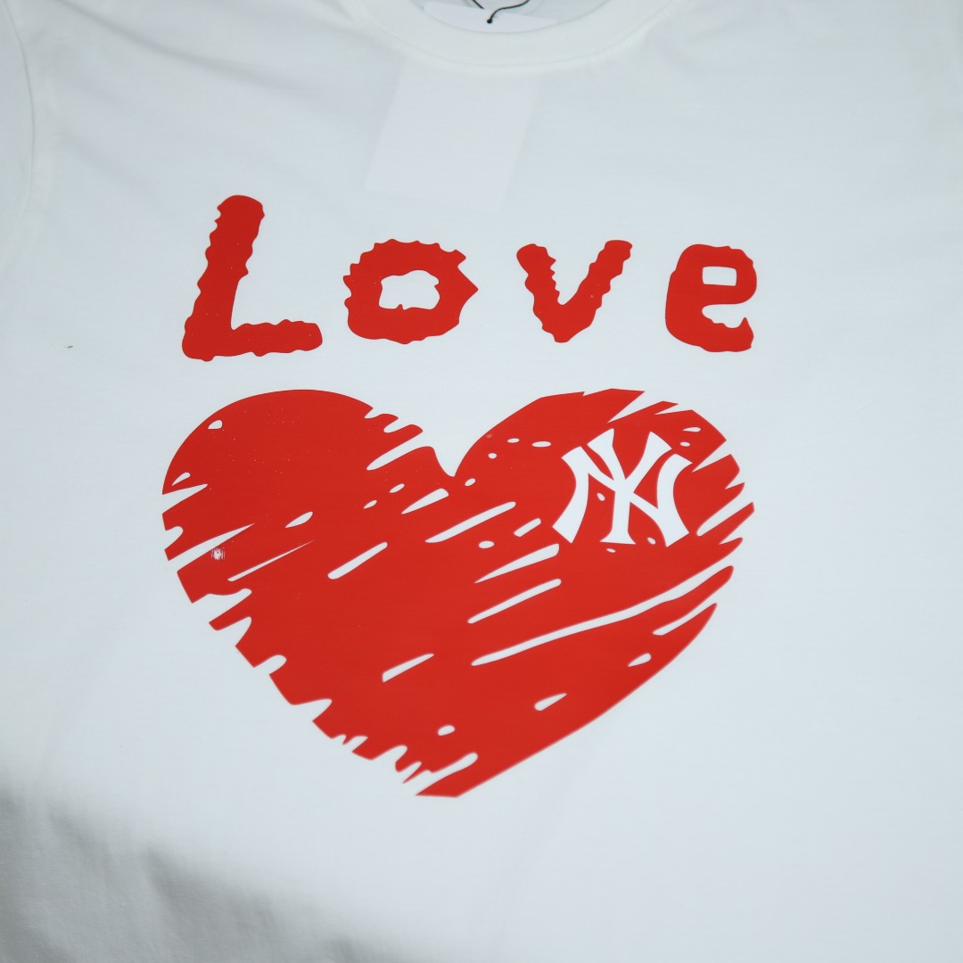 2025SS 봄 신상 MLB 뉴욕 양키스 라운드넥 반팔 티셔츠 모델 번호: MLB023