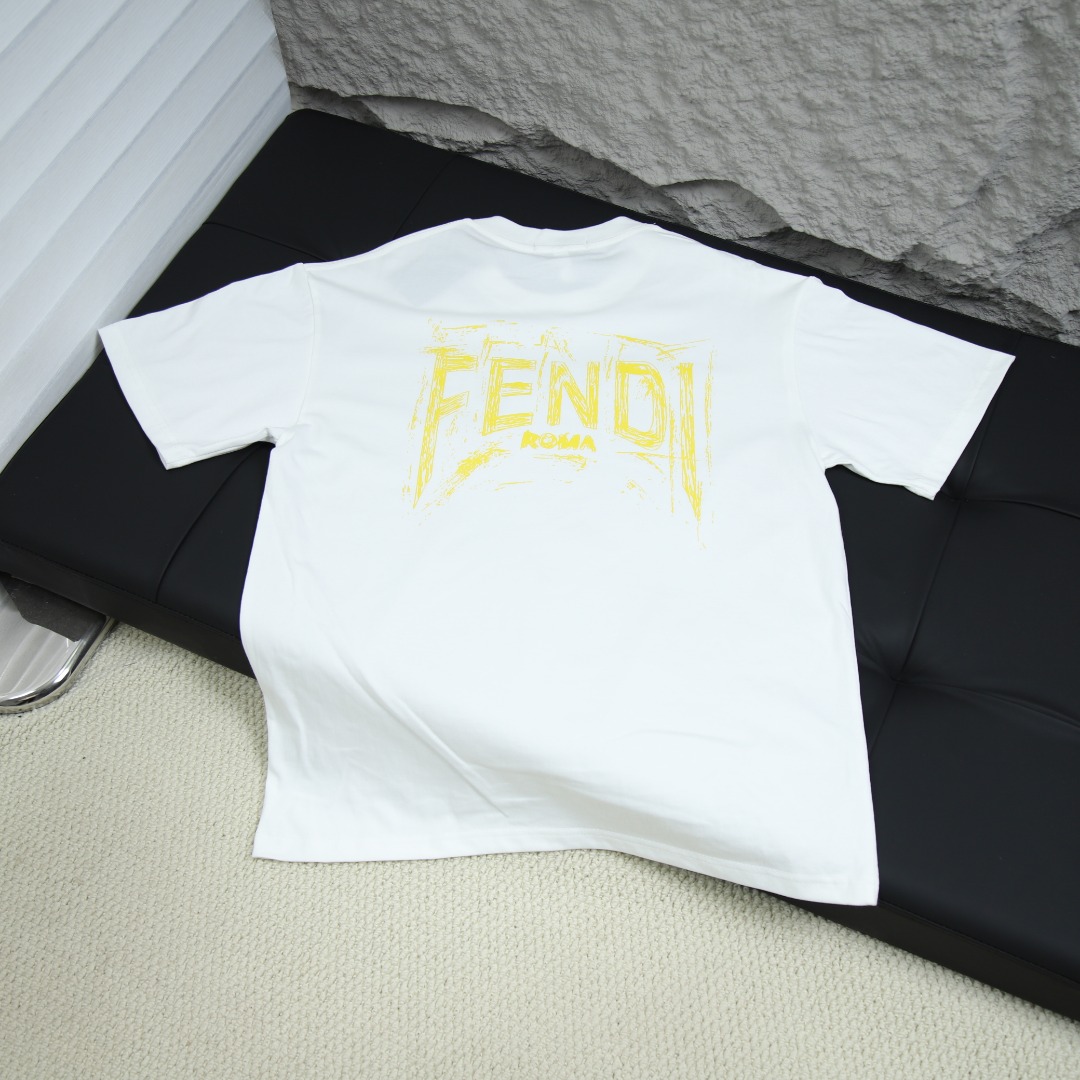 FENDI/펜디 2025 봄 뉴 '앞뒤 레터 그래피티' 프린트 반팔 티셔츠 아이템 번호: FEN011