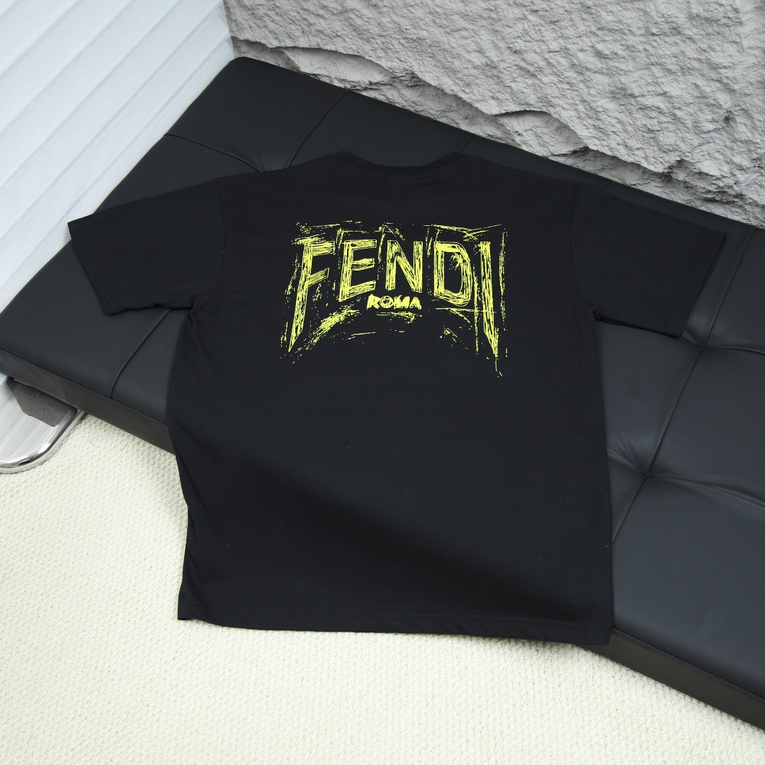 FENDI/펜디 2025 봄 뉴 '앞뒤 레터 그래피티' 프린트 반팔 티셔츠 아이템 번호: FEN011