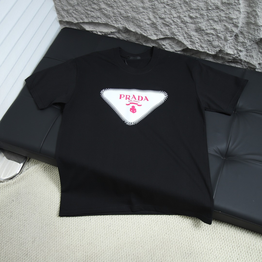 2025s스프링 뉴 프라다/PRADA 백 라운드넥 반팔 티셔츠 아이템 번호: PRA003