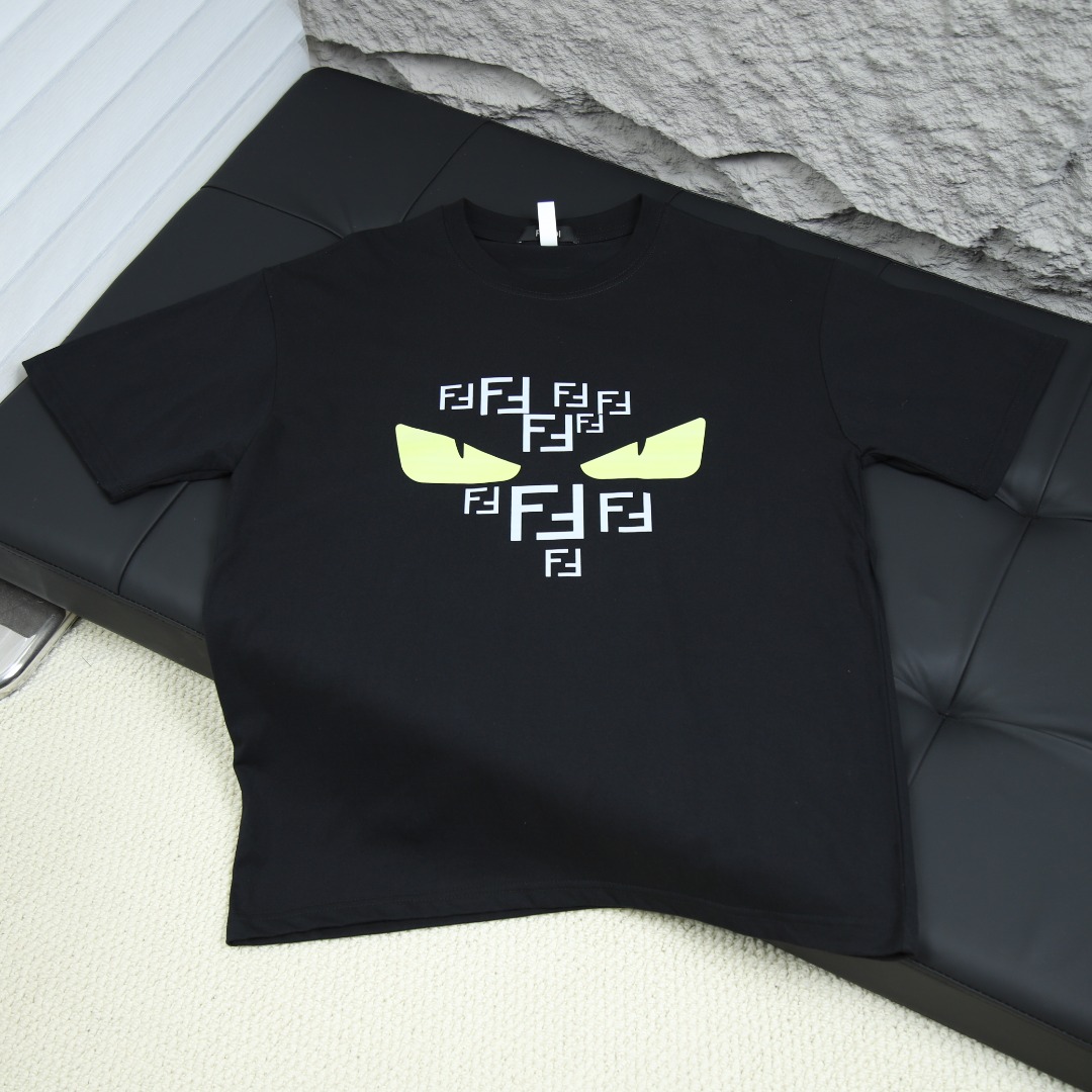 펜디 2025FW 레터 프린트 반팔 티셔츠! 모델 번호: FEN012